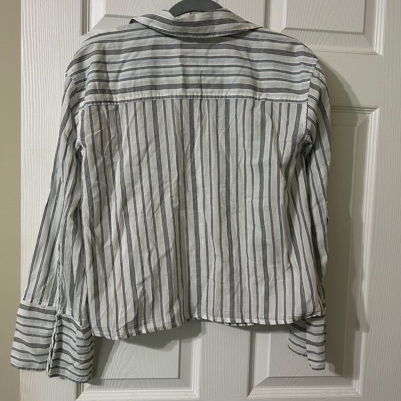 Elizabeth & James Wide Cuff Striped Button Down White Gray Striped Shirt Large - Picture 2 of 15